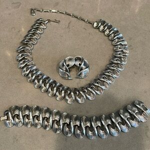 Vintage Signed Lisner Jewelry Set